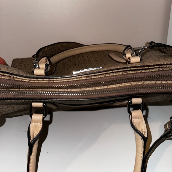 Guess Beige Signature Satchel W/ Strap - Picture 6 of 10